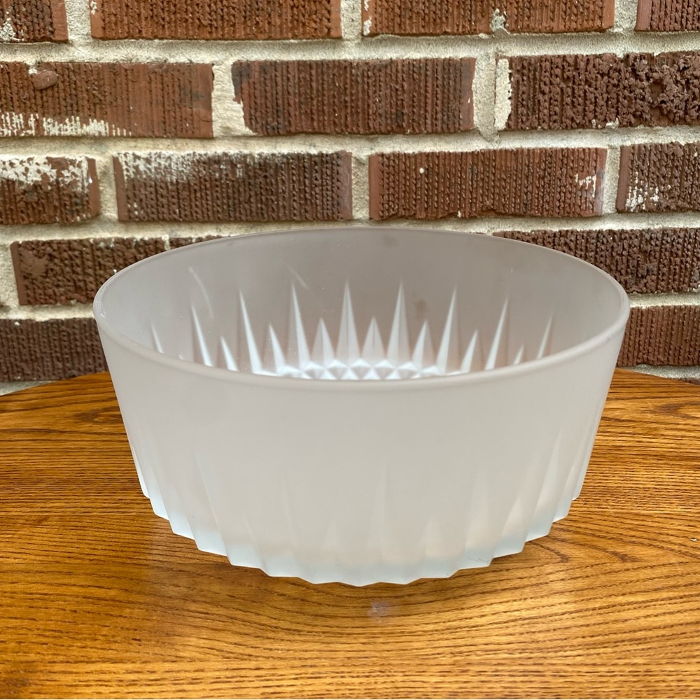 Arcoroc France Vintage frosted Glass Desert Serving Bowl